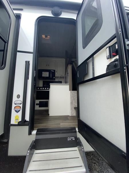 2023 Keystone RV Cougar 354FLS Photo in Staunton VA 24401