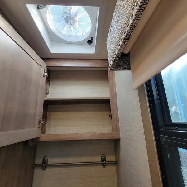 Pre-Owned 2020 Jayco Seneca 37HJ - photo - 37