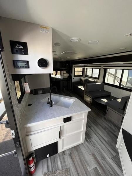 New 2024 Jayco Jay Feather 27BHB - photo - 11