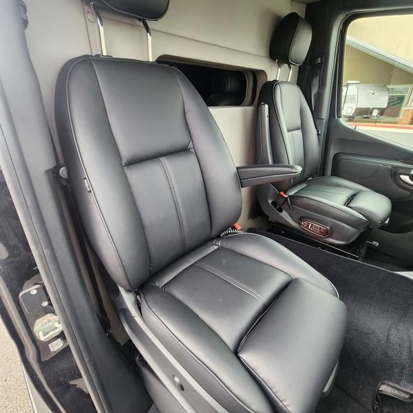 New 2025 Midwest Automotive Designs J-CLUB - photo - 19