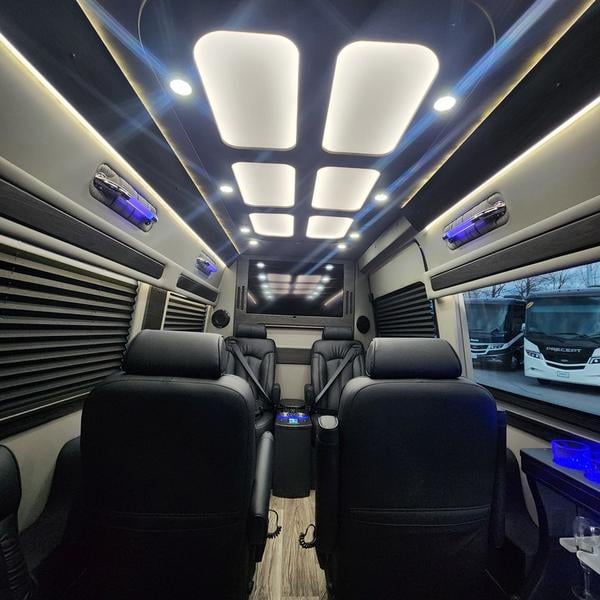 New 2025 Midwest Automotive Designs J-CLUB - photo - 14