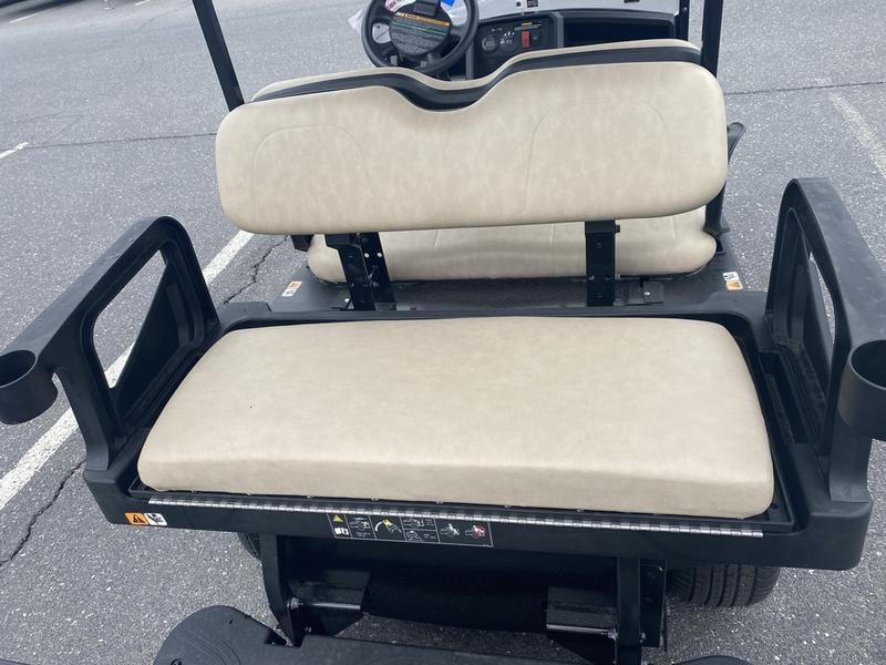 New 2023 Cushman® Shuttle™ 2+2 ELiTE Lithium Electric - photo - 7
