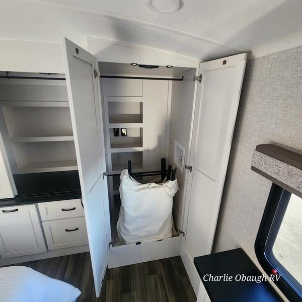New 2025 Jayco North Point 381CKRE - photo - 28