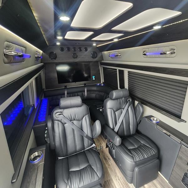 New 2025 Midwest Automotive Designs J-CLUB - photo - 7