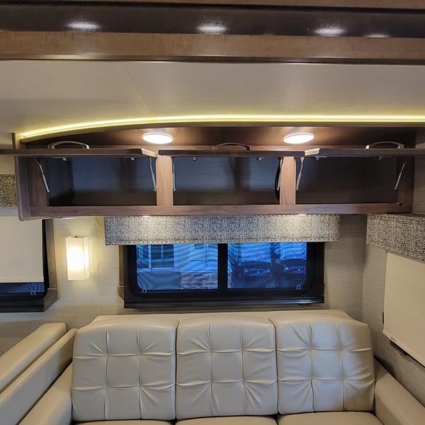 Pre-Owned 2020 Jayco Seneca 37HJ - photo - 21