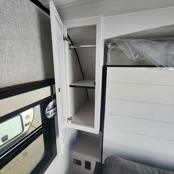 New 2025 Jayco Jay Feather 19MRK - photo - 12