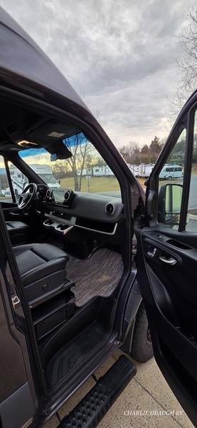 Pre-Owned 2022 Thor Motor Coach Tranquility® 19L - photo - 9