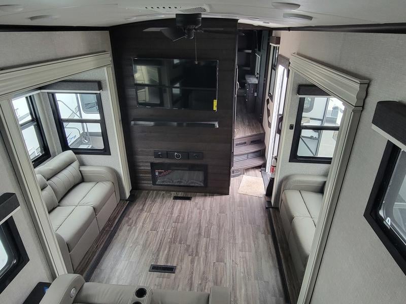 New 2023 Jayco "SALE PENDING" North Point 380RKGS - photo - 20