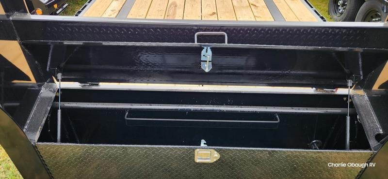 New 2026 PJ Trailers LX: Low-Pro Flatdeck w/8k Axles LXQ3082BSWK - photo - 8