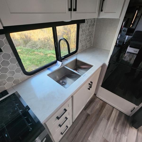 New 2025 Jayco Jay Feather 19MRK - photo - 16