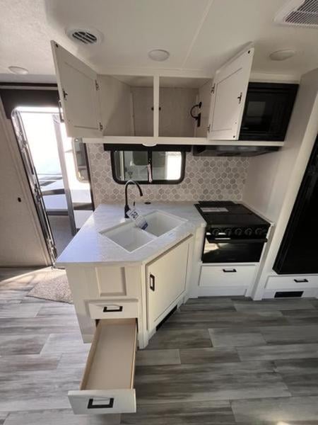 New 2024 Jayco Jay Feather 27BHB - photo - 12