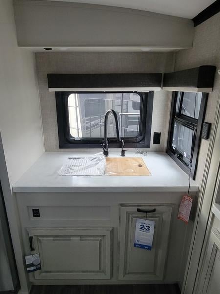 New 2023 Jayco "SALE PENDING" North Point 380RKGS - photo - 17