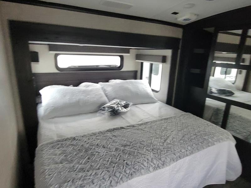 New 2023 Jayco "SALE PENDING" North Point 380RKGS - photo - 29