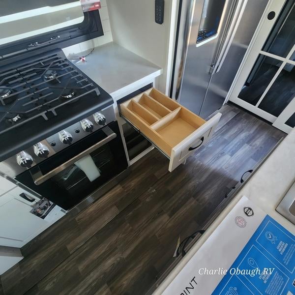 New 2025 Jayco North Point 381CKRE - photo - 19