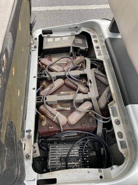 Pre-Owned 2019 E-Z-GO RXV® Electric - photo - 6