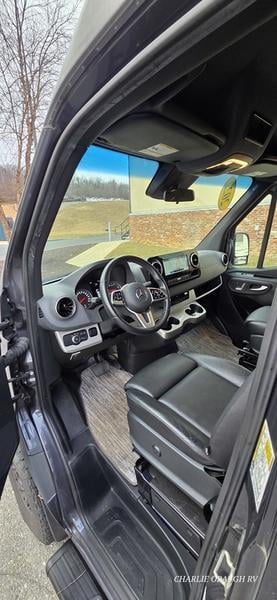 Pre-Owned 2022 Thor Motor Coach Tranquility® 19L - photo - 7