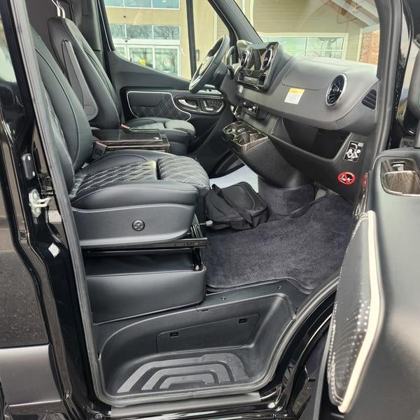 New 2025 Midwest Automotive Designs 15 PASSENGER - photo - 9