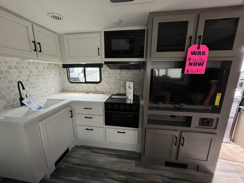 New 2024 Jayco Jay Feather 24BH - photo - 23
