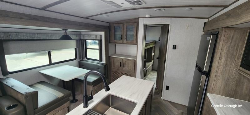 Pre-Owned 2022 Forest River Salem Hemisphere 310BHI - photo - 10