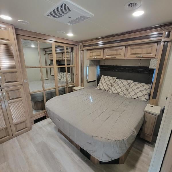 Pre-Owned 2020 Jayco Seneca 37HJ - photo - 45