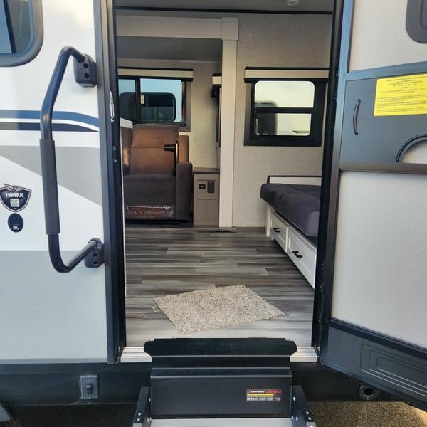 New 2025 Jayco Jay Feather 19MRK - photo - 6