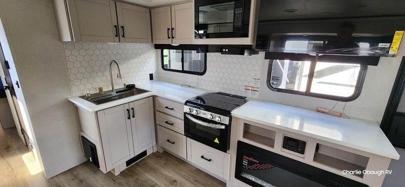 New 2026 Jayco Jay Feather 26RL - photo - 11