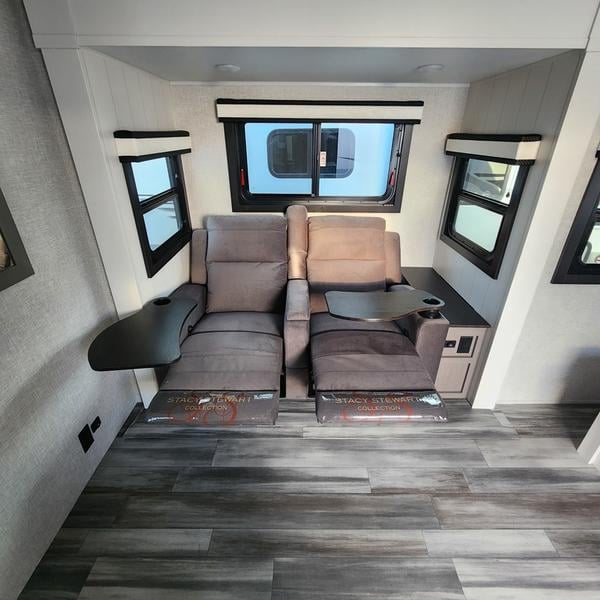 New 2025 Jayco Jay Feather 19MRK - photo - 10