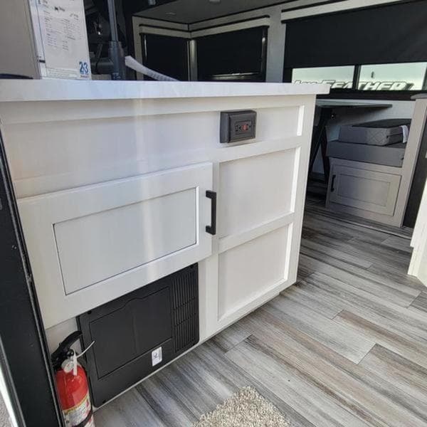 New 2024 Jayco Jay Feather 27BHB - photo - 33