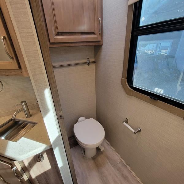 Pre-Owned 2020 Jayco Seneca 37HJ - photo - 35