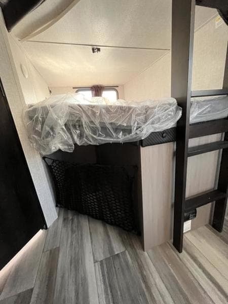 New 2024 Jayco Jay Feather 27BHB - photo - 25