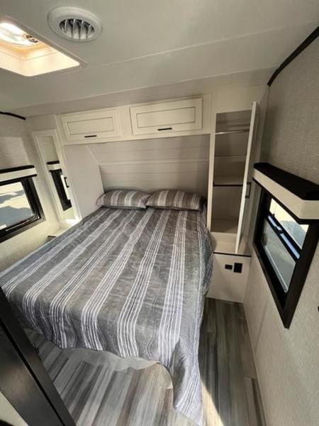 New 2024 Jayco Jay Feather 27BHB - photo - 28