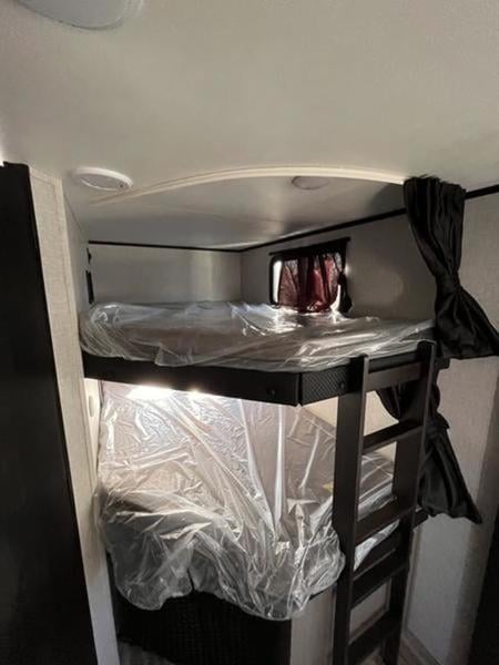 New 2024 Jayco Jay Feather 27BHB - photo - 23