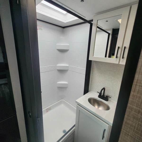New 2025 Jayco Jay Feather 19MRK - photo - 21