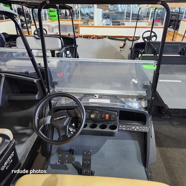 2023 Cushman® Shuttle™ 4 ELiTE Lithium Electric Photo in Staunton VA 24401