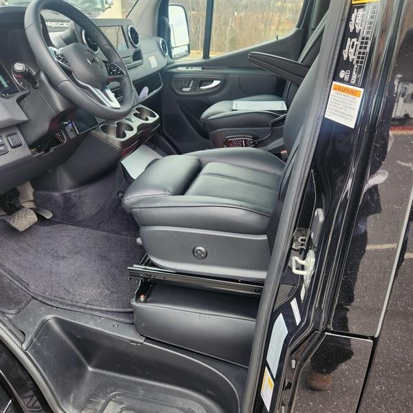 New 2025 Midwest Automotive Designs J-CLUB - photo - 17