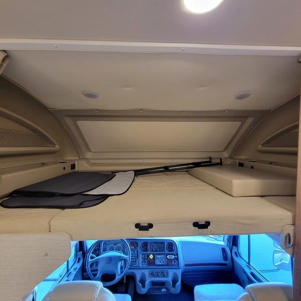 Pre-Owned 2020 Jayco Seneca 37HJ - photo - 17