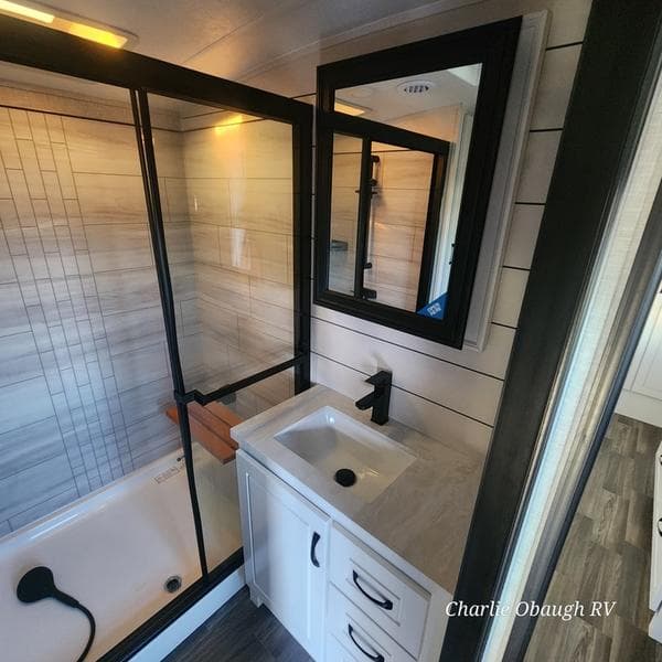 New 2025 Jayco North Point 381CKRE - photo - 31