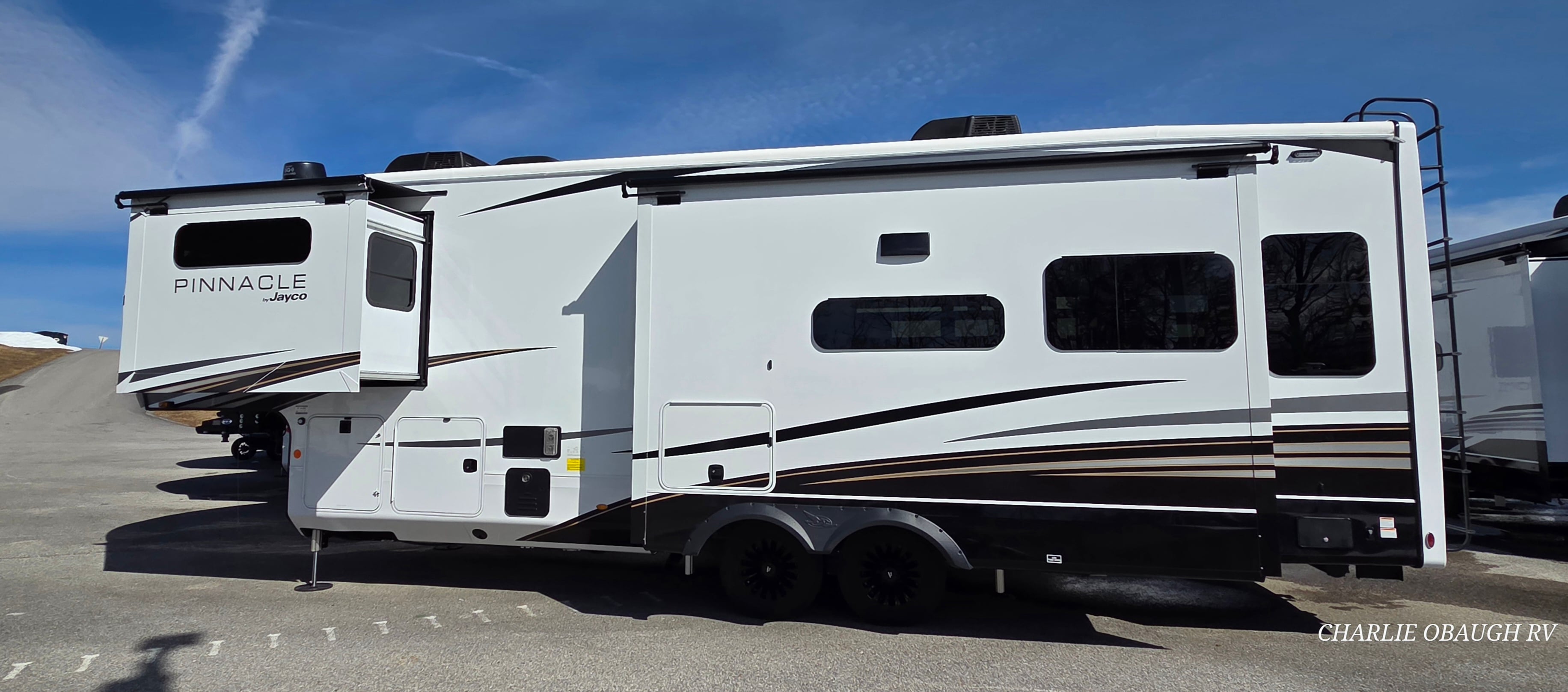 2026 Jayco Pinnacle 32RLTS Photo in Staunton VA 24401