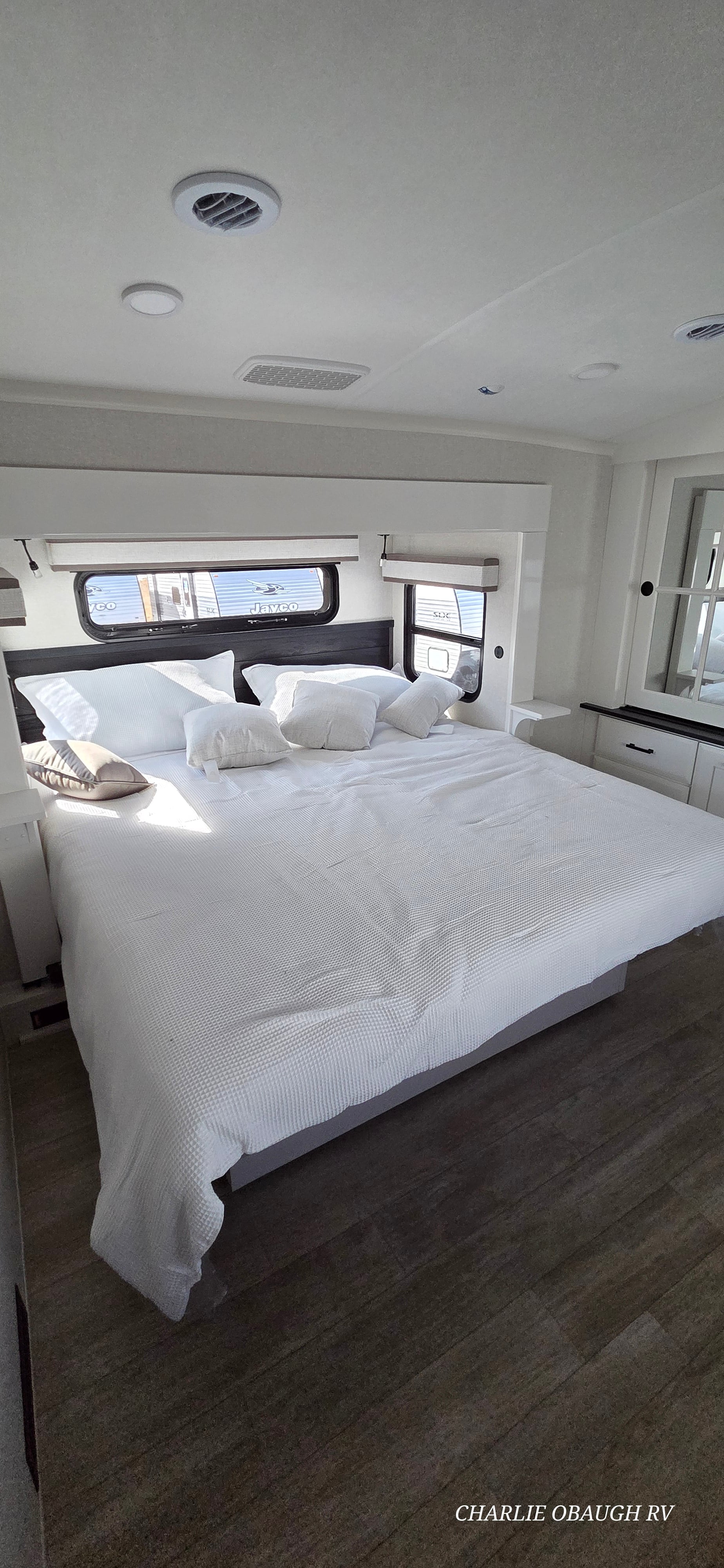 New 2026 Jayco Pinnacle 32RLTS - photo - 36