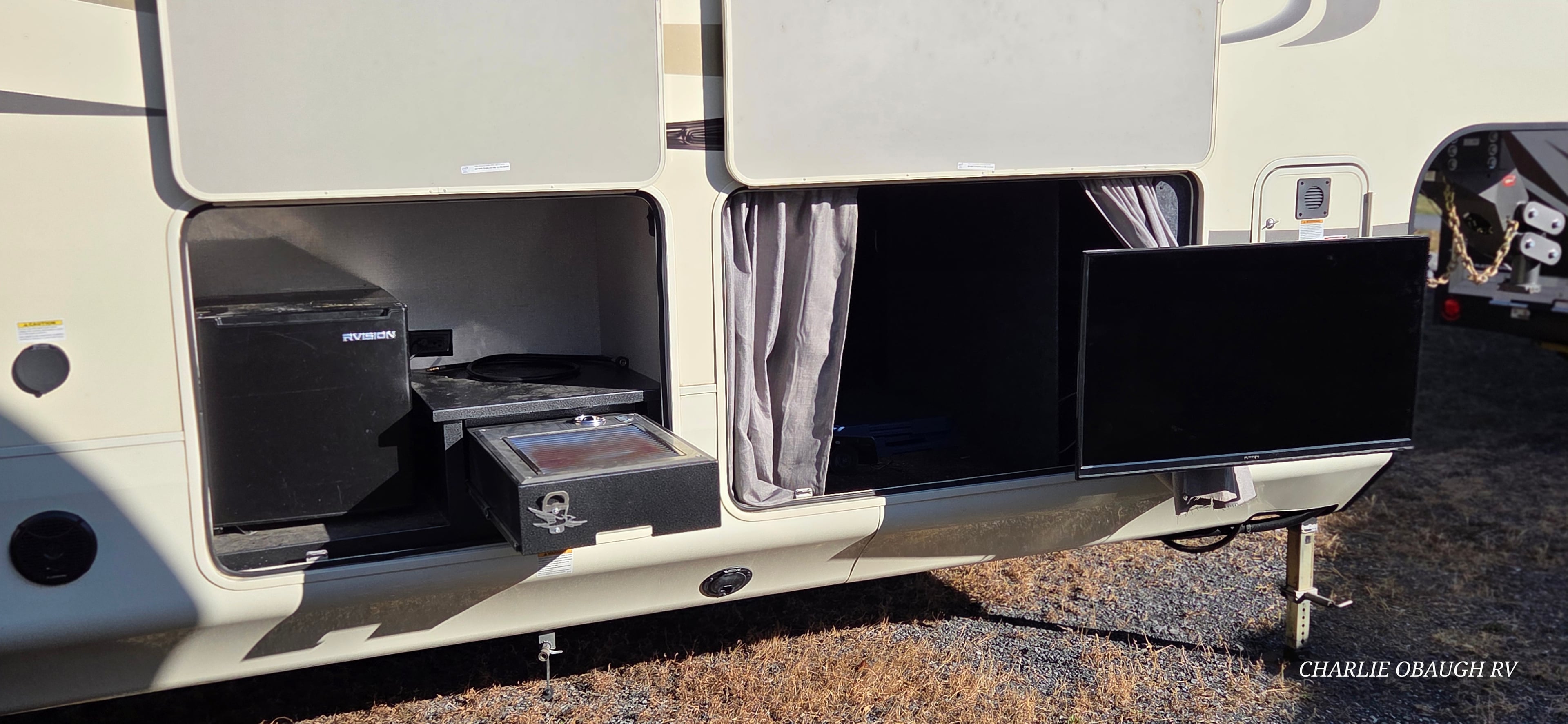 Pre-Owned 2020 Jayco North Point 381DLQS - photo - 8