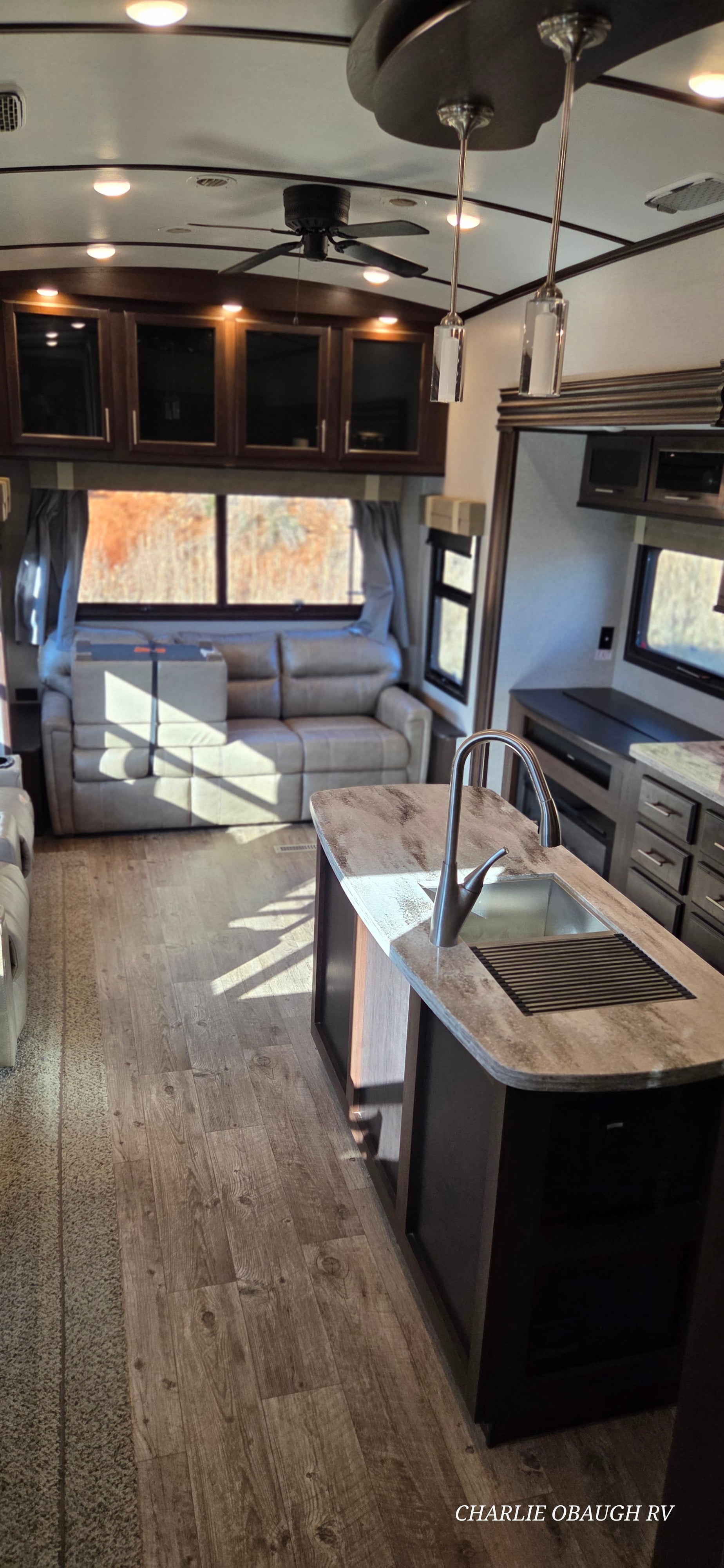 Pre-Owned 2020 Jayco North Point 381DLQS - photo - 11