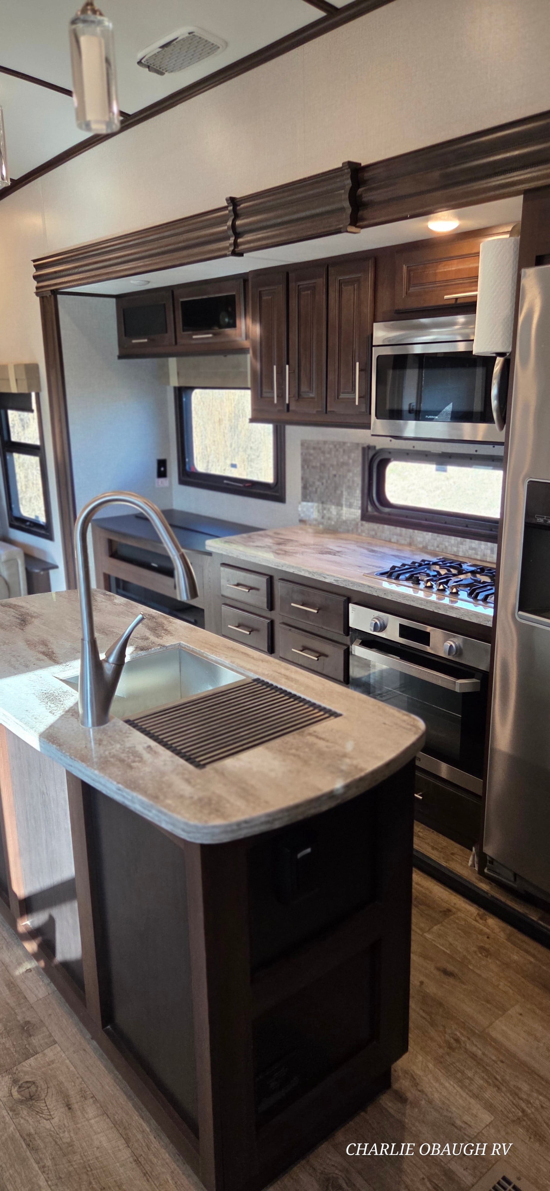 Pre-Owned 2020 Jayco North Point 381DLQS - photo - 12