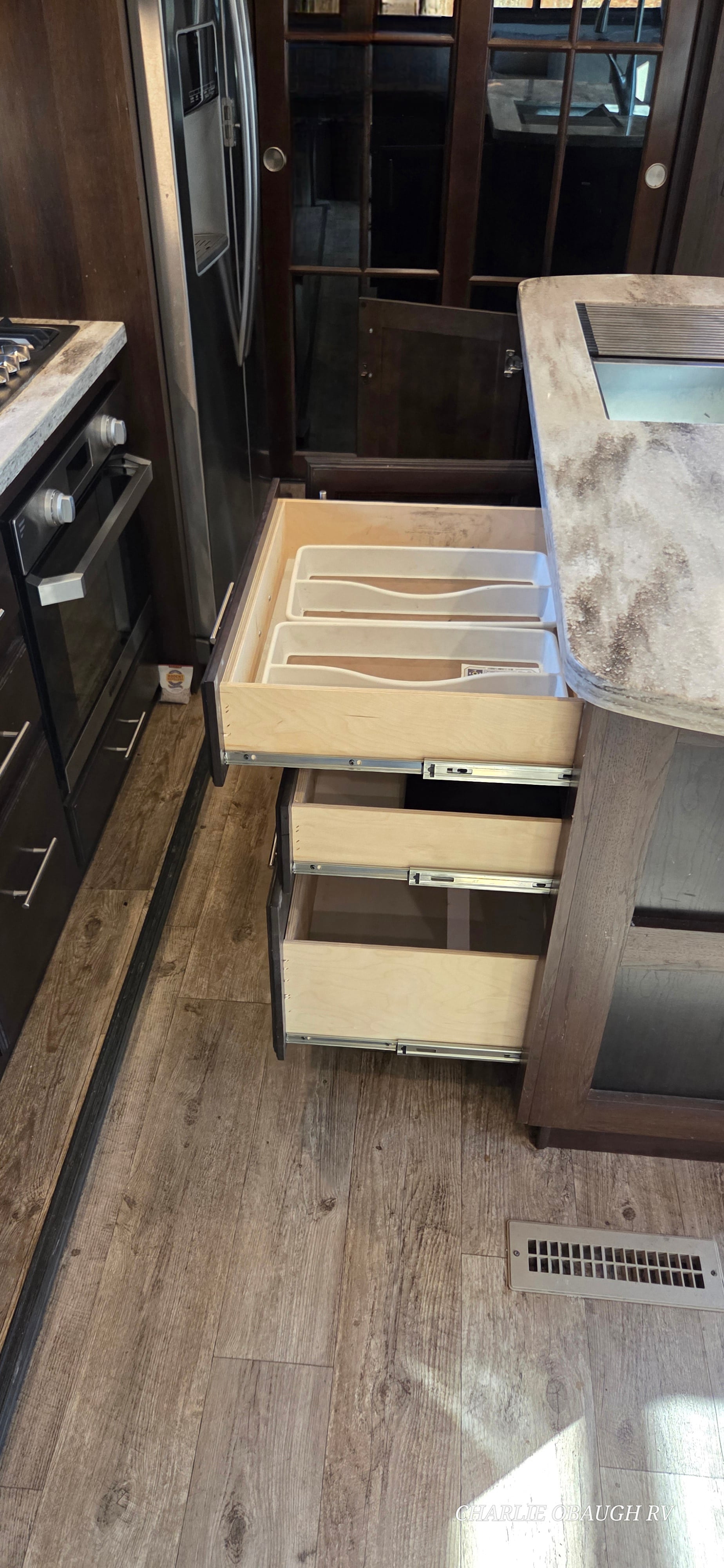 Pre-Owned 2020 Jayco North Point 381DLQS - photo - 18