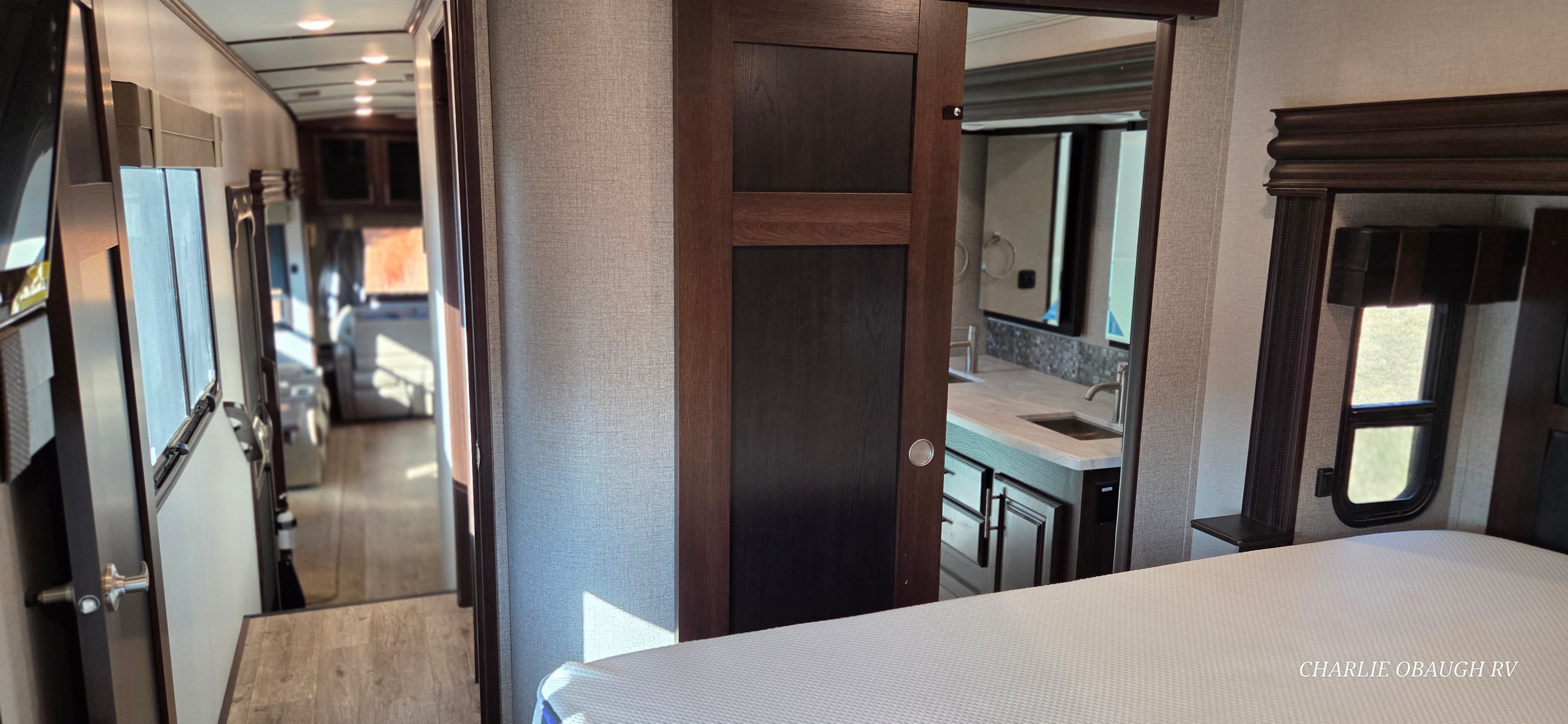 Pre-Owned 2020 Jayco North Point 381DLQS - photo - 36