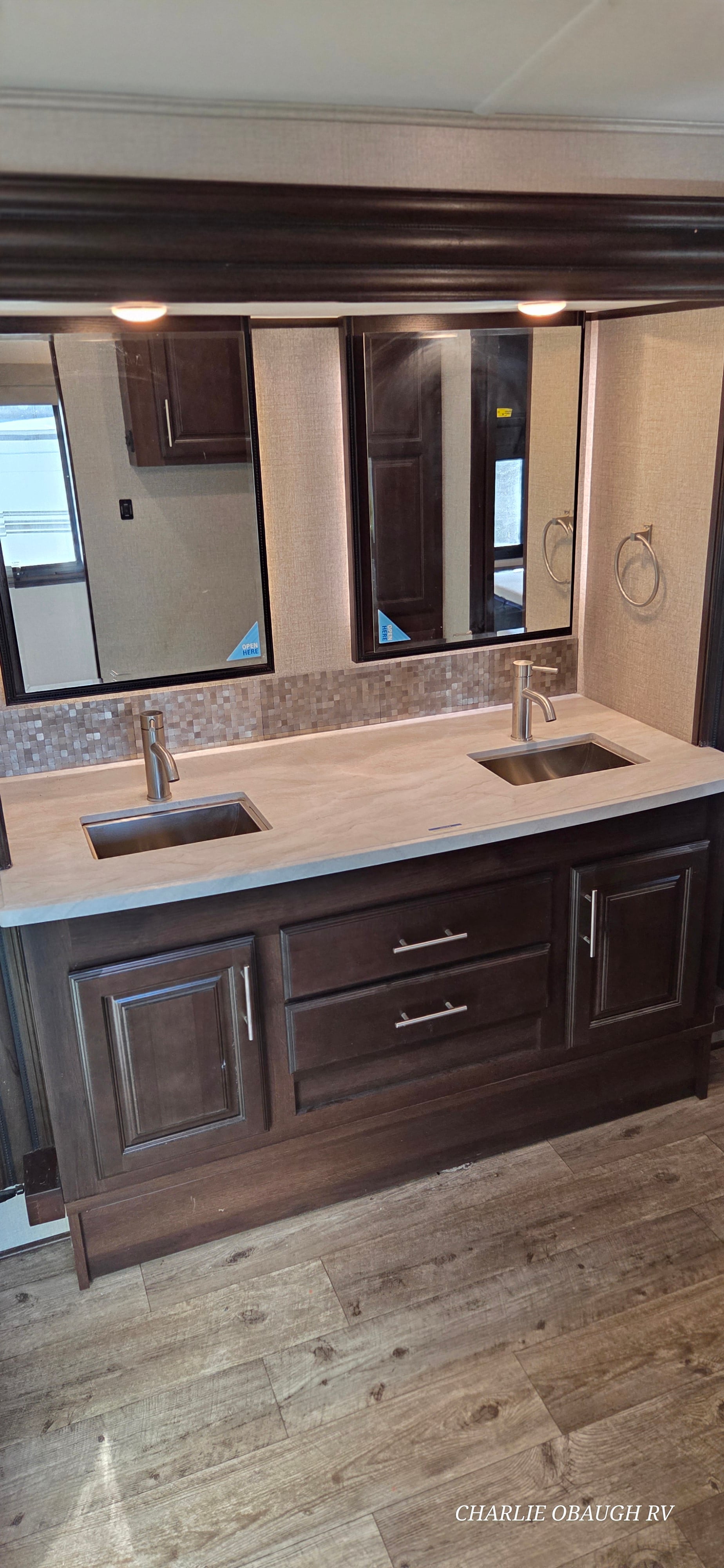 Pre-Owned 2020 Jayco North Point 381DLQS - photo - 40