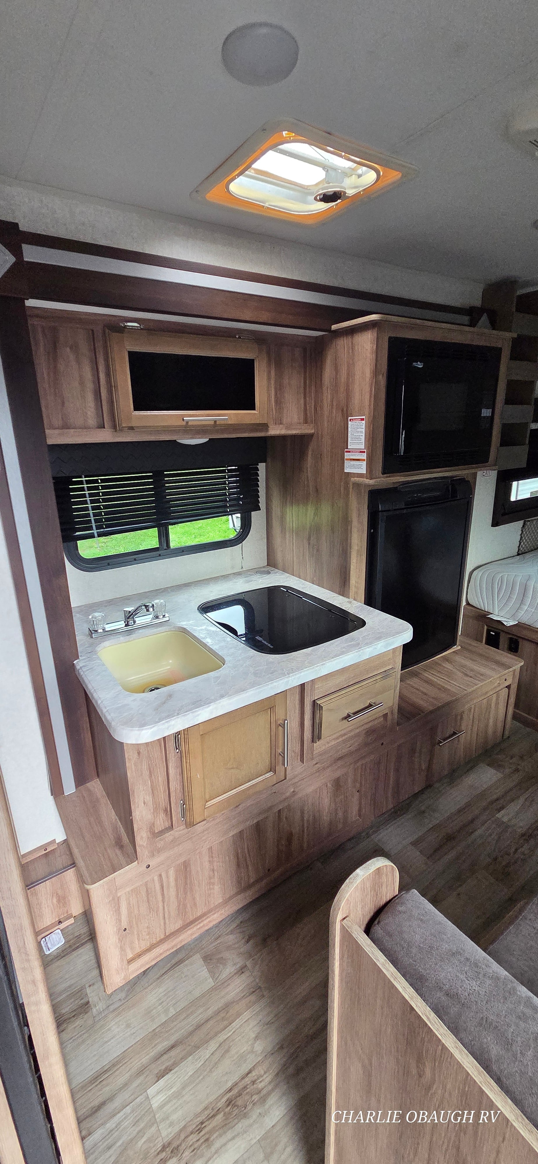 Pre-Owned 2019 Jayco Hummingbird "SALE PENDING" 17RB - photo - 8
