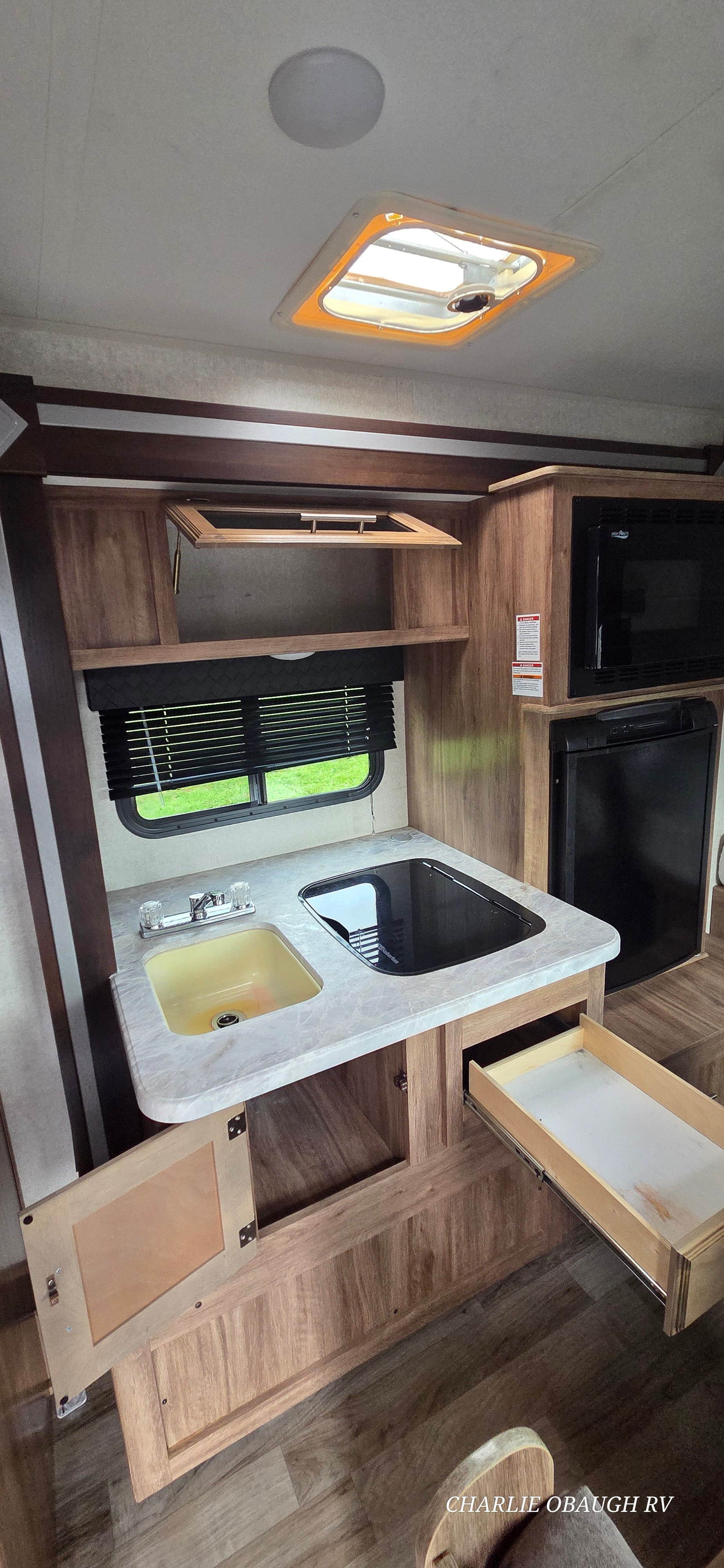 Pre-Owned 2019 Jayco Hummingbird "SALE PENDING" 17RB - photo - 12