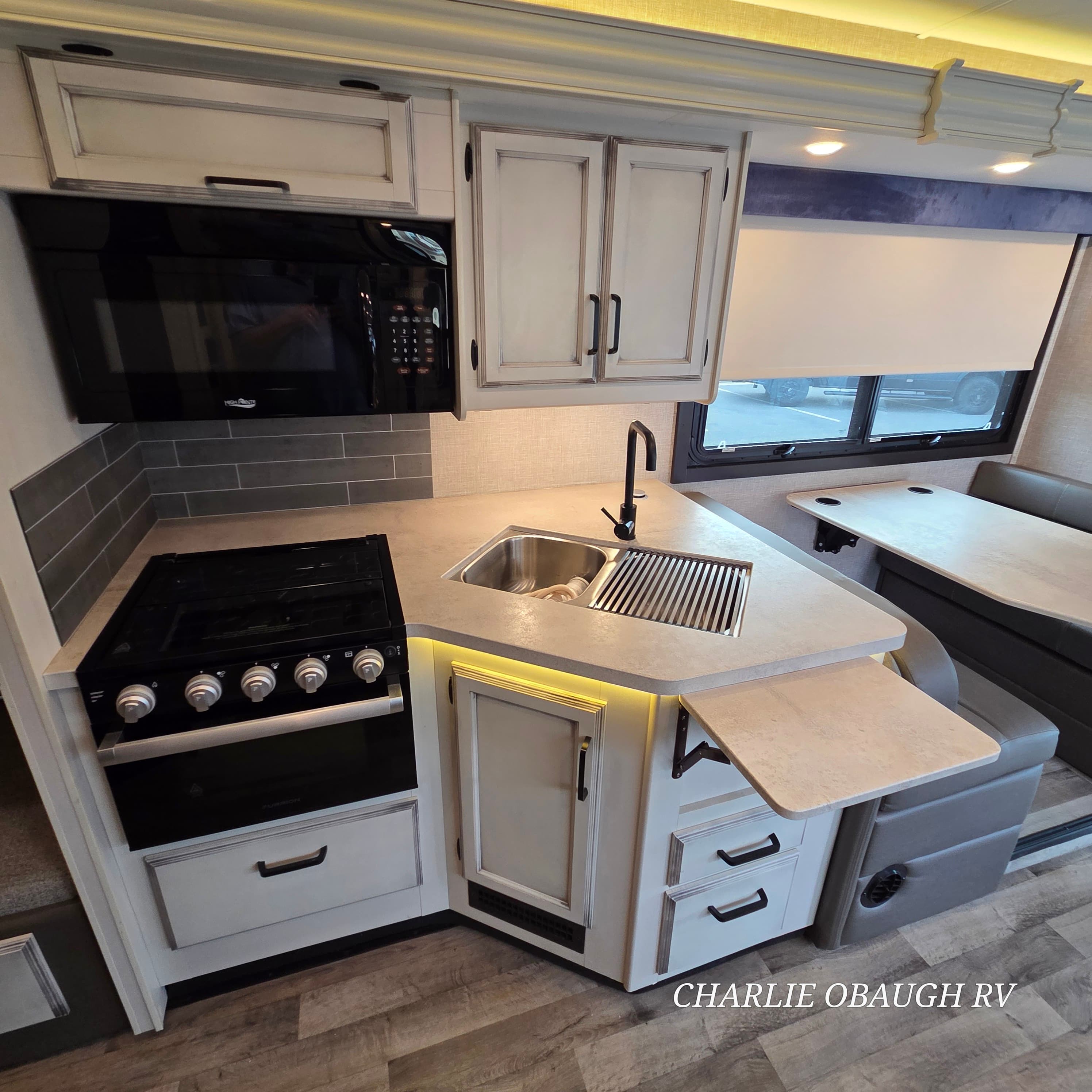 Pre-Owned 2022 Jayco Greyhawk 31F - photo - 24